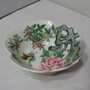 Vintage Chinese Oriental Porcelain Floral Decorative Bowl Flowers Butterflies